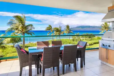 Image de Maui Resort Rentals Dream Collection: Honua Kai Hokulani 202 - Direct Ocean Front 3br w / B. B. Q sur Wrap Around Balcony