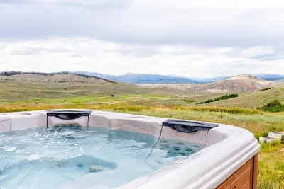 Image de La retraite Granby au Ranch - Spacieux 3bd + Loft Townhouse w / Hot Tub & Views!