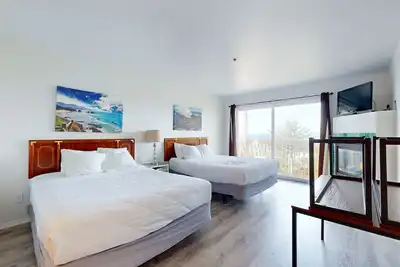 Image de Oceanview, studio adapté aux chiens avec une vue imprenable et un accès facile à la plage!