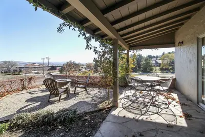 Image de Home Gateway à l'ensemble de Paso Robles Région viticole de l'autoroute 46 Ouest