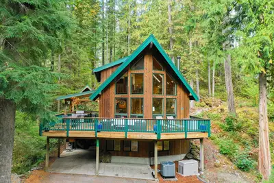 Image de Luxury Mountain Lodge près de Mt Baker, bain à remous, Wifi, foyer au bois, 3 salles de bain