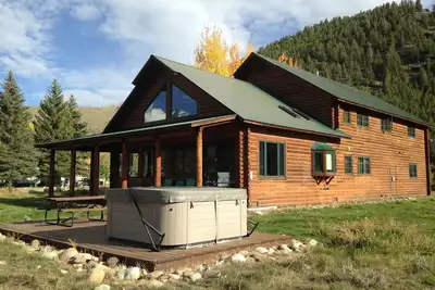 Image de Taylor Canyon Home avec vue sur la montagne