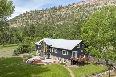 Image de Grande maison avec privée rivière façade sur la rivière Animas! 14 personnes