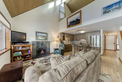 Image de Dog-friendly avec grand emplacement, la vue du terrain de golf, plus Sharc passe