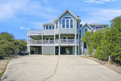 Image de Oceanside: 600 pieds de la plage! Animaux acceptés! Jacuzzi! 400 pieds de la piscine communautaire!