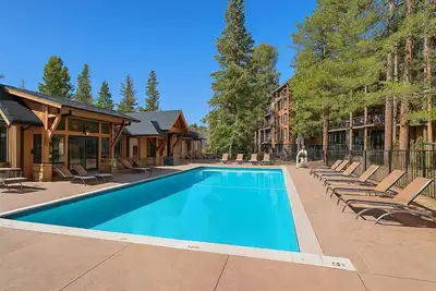 8 couchages, marcher jusqu'à la ville / base du pic 9, piscine / spa Reno'd