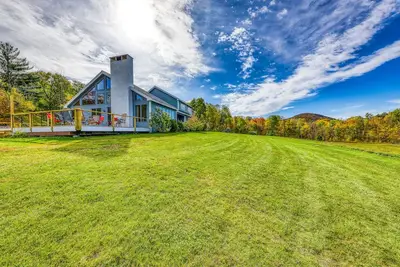 Image de Maison de luxe isolée avec vue sur la montagne - près de la randonnée, du ski et de la pêche