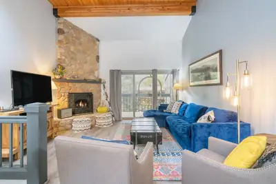 Image de Condo 2br / 2ba dans Telluride historique, foyer, bain à remous sur place.