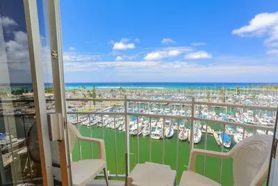 Image de Aloha Condos, Marina Ilikai, Condo 992, Oceanfront, Ac
