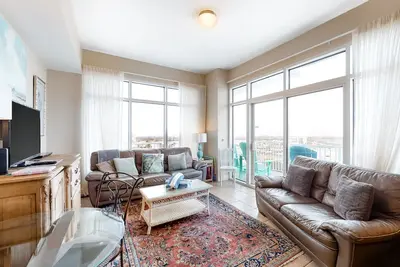 Image de océan Enchanteur & city view condo w / piscine partagée, sauna, bain à remous et plus!