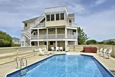 Image de Oceanside: Seulement 500 pieds de la plage avec vue sur l'océan et le son! Piscine, HotTub, Animaux domestiques