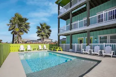 Image de 3 Story Beach House * Piscine privée * Salle de jeux * Bar Tiki * Téléviseurs Hd Smart * 4 balcons