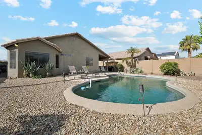 Image de SPÉCIAL Hiver Western Belle 2 Br Accueil / Piscine Pvt / Surprise