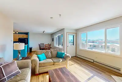Image de Élégant condo avec bain à remous partagé - près du réservoir Dillon et de 7 domaines skiables!