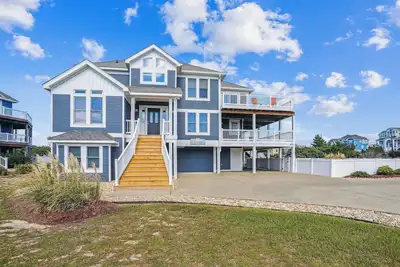 Image de Semi Oceanfront! Beau décor, vws de l'océan! Arrivée à midi! Piscine, Hot Tub