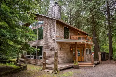 Image de Eagle Falls Lodge-Hot tub - Cheminée en pierre massive, promenade jusqu'à la rivière ZigZag