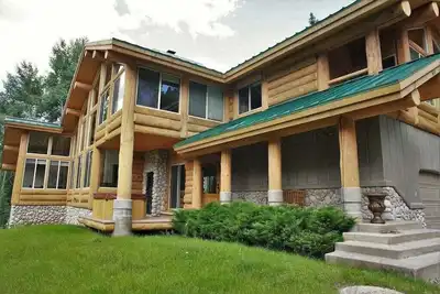 Image de Magnifique maison avec bain à remous et étang privé à seulement 2 miles de la station de ski de Purgatory