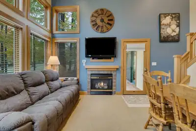 Image de 3br Slopeside Disciples Village Condo - Super Ski In / Ski Out sur Boyneland!