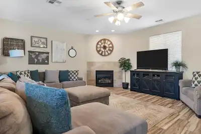 Image de Family Fun Las Palmas Resort Condo | Rendre directement à aire de jeux et piscine