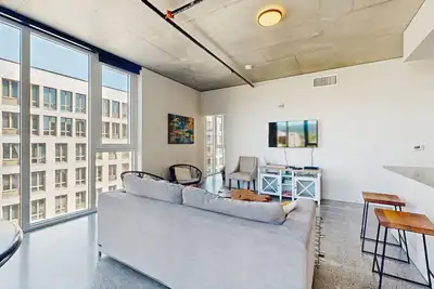Image de Nouvellement terminé condo Nob Hill w / grande capacité de marcher et emplacement central