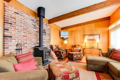Image de Cozy lac cabine w / quai privé et 2 bateau glisse sur le lac Coeur d'Alene