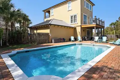 Image de Journées tranquilles - Vues sur le golfe - Piscine privée - Plage notariée - WiFi gratuit et vélos!