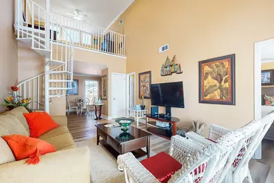 Image de Charmant condo w / vues incroyables, piscines partagées / bain à remous, à quelques pas de la plage!