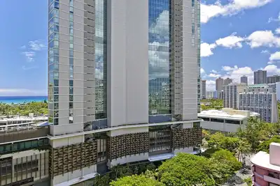 Image de Confort et commodité avec partielle sur l'océan!