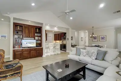 Image de Plantation de chantier naval de 3 chambres avec tennis