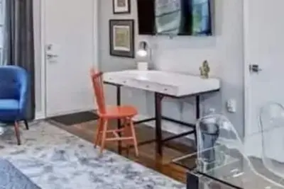 Image de 510 Queens 201: Myers Park Gem, Great location!