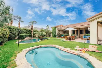 Image de * Superbe * Villa w / vue sur la montagne | Pool & Spa ❤ de AvantStay