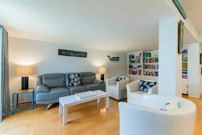 Image de Palm Bay Club # 330- Premier étage 2bd / 2ba Condo w / laveuse et sécheuse, double salon, 6 couchages