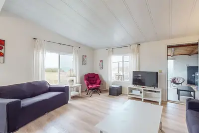 Image de maison de chien-friendly w / accès à la plage privée, un bain à remous, et une vue imprenable
