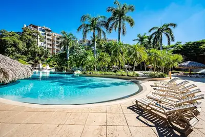 Image de Luxe 4br vue sur l'océan condo. Un excellent accès à la ville et de la plage