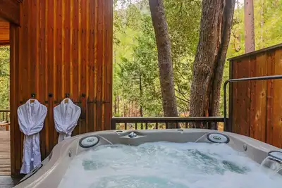 Image de Big Rock Creek Lodge: Mountain Retreat w / Views, Spa, On Creek, Pet Friendly