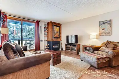 Image de 7ème nuit gratuite! Ideal Breck Location, Garage, Accès à la piscine chauffée, Wi-Fi