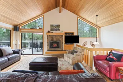 Image de 2 Caille - Emplacement Sr parfait - 3 min. Marchez jusqu'à Sharc et laissez-passer, bain à remous, cheminée