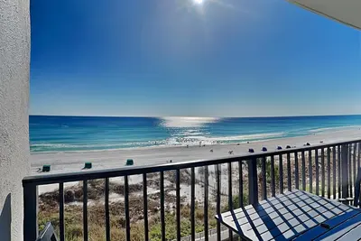 Image de Condo mignon avec balcon privé donnant sur la plage ~ piscine communautaire et sauna