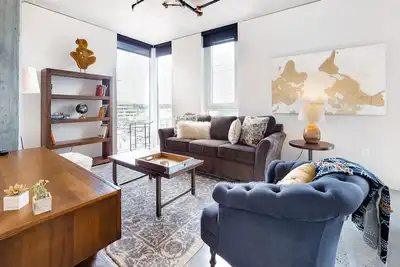 Image de Condo spacieux et élégant au c��ur du quartier Alphabet!
