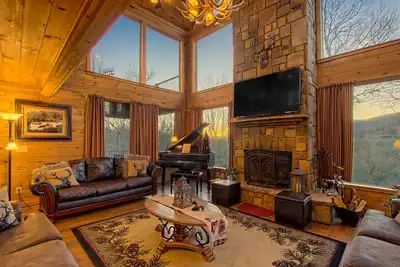 Image de Magnifique maison de montagne avec bain Ă remous, billard, 3 suites principales et vues!