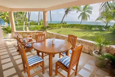 Magnifique condo en bord de mer 2 Br / 2ba. Communauté fermée - Piscine, Wifi, Ac