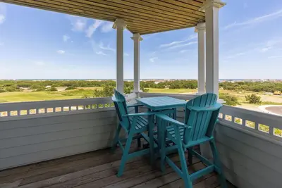 Image de Souvenirs au bord de la mer: petit condo adapt�� aux chiens, ascenseur dans le bâtiment