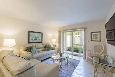 Image de Unité 351 - 2 Chambre 2 Salle de bain Bay Side Intérieur Condominium