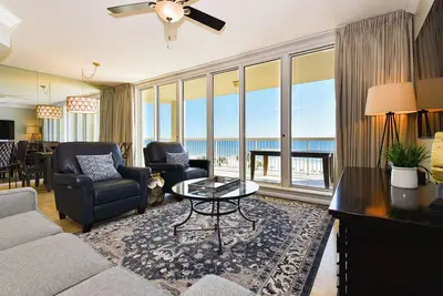 Image de Condo sophistiqué en bord de mer tropical avec balcon privé!