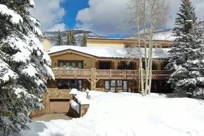 Image de Penthouse de Prestige au coeur de Vail Village!