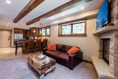 Image de Village de Vail, accès aux remontées mécaniques, piscine extérieure chauffée