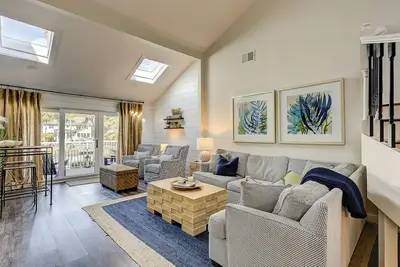 Image de Étapes de l'accès �� la plage à la piscine en bord de mer