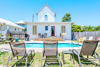 Image de Crystal3BR Crystal Cottage avec piscine Priv☀ du 19 au 21 mai 957 $! 450 pieds 2 accès à la plage / salle à manger