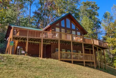 Image de Vous cherchez un Log privée Cabine Lodge à Gatlinburg qui dort 20? Ce est ça!