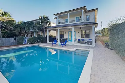 Image de Maison de Charme Animaux acceptés! Piscine privée! Minutes de la plage et balcon privé! 4 vélos inclus